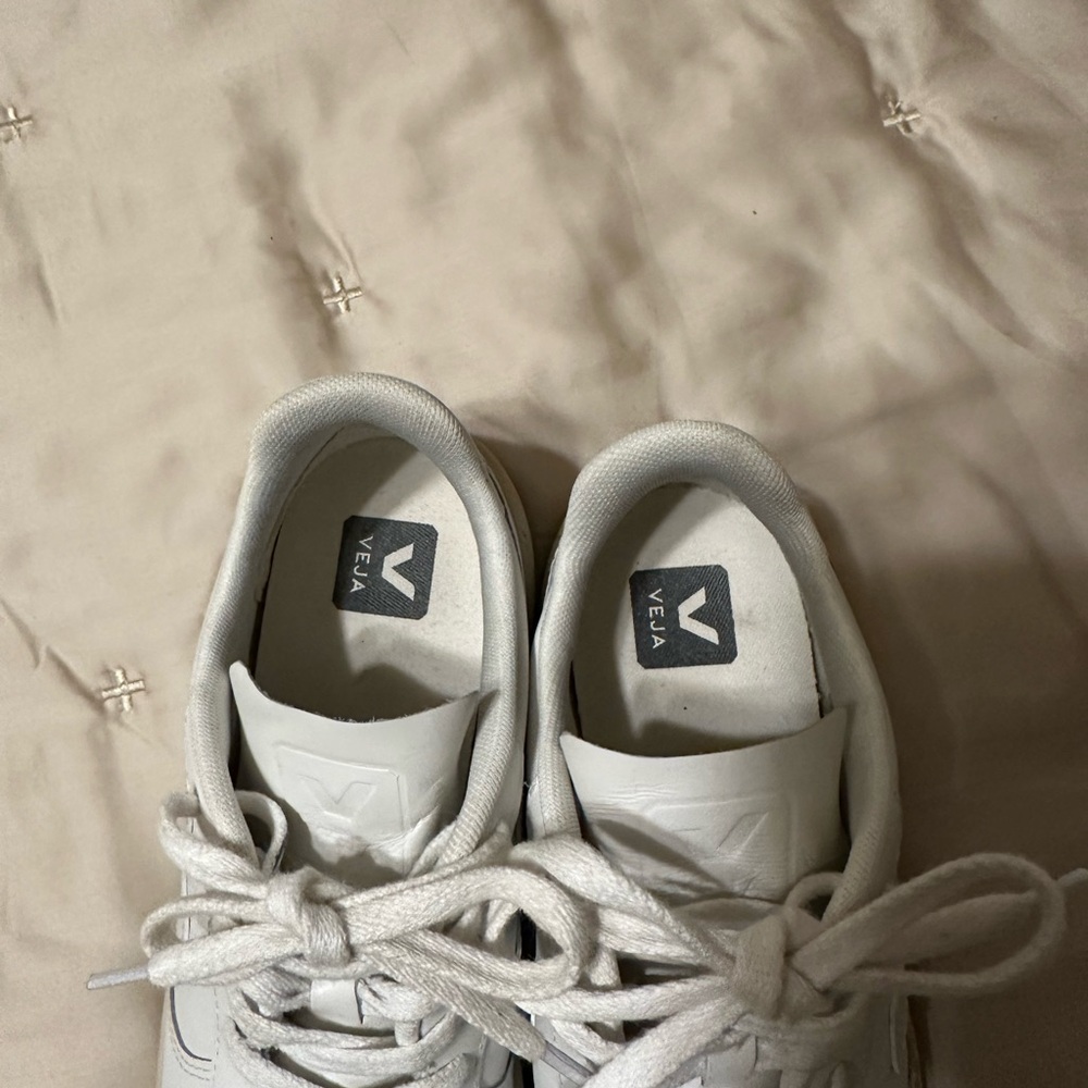 Veja V-10 Sneakers Women’s 9 Euro 40 White EUC - Picture 2 of 14